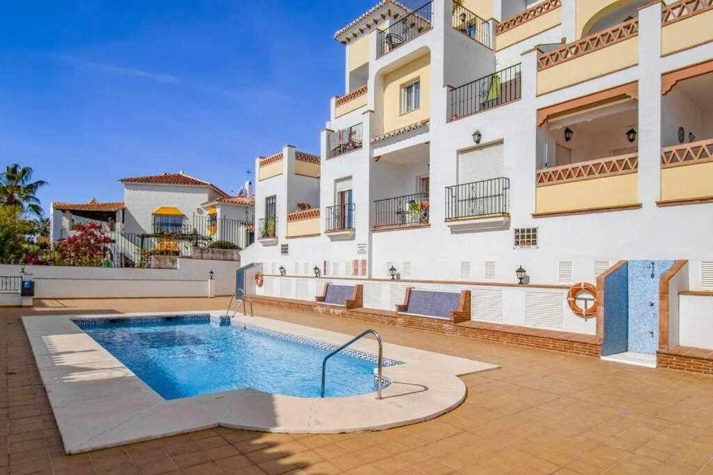 Apt Nerja Chimenea With Ocean View, A/C, & Fiber Apartment Екстериор снимка